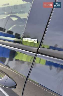 Хэтчбек Volkswagen Golf 2012 в 