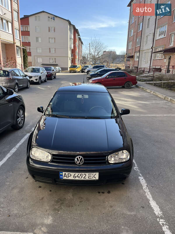 Хэтчбек Volkswagen Golf 2003 в Тернополе