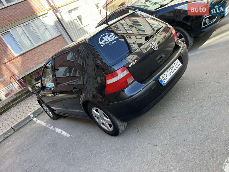 Хэтчбек Volkswagen Golf 2003 в Тернополе