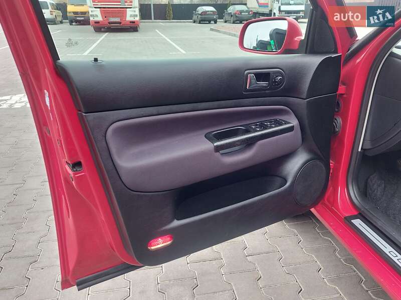 Хетчбек Volkswagen Golf 2003 в Одесі