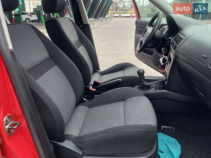 Хетчбек Volkswagen Golf 2003 в Одесі