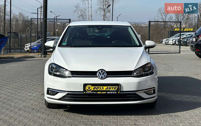Хетчбек Volkswagen Golf 2018 в Чернівцях
