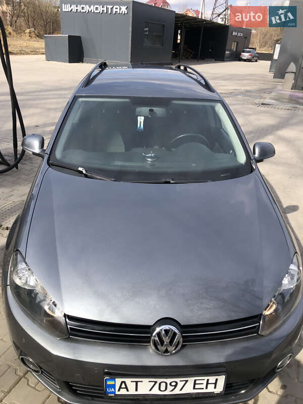 Універсал Volkswagen Golf 2010 в Львові