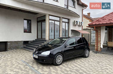 Хетчбек Volkswagen Golf 2005 в Мукачевому