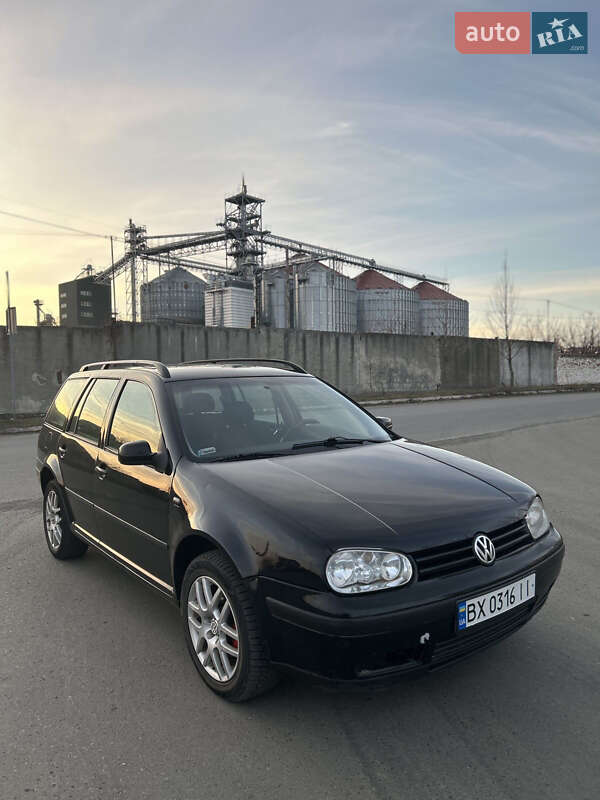 Універсал Volkswagen Golf 2001 в Києві