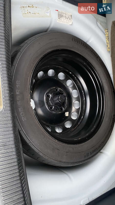 Универсал Volkswagen Golf 2011 в Луцке