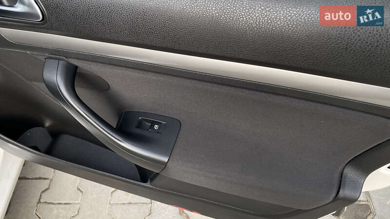 Универсал Volkswagen Golf 2011 в Луцке