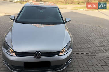 Хэтчбек Volkswagen Golf 2014 в Запорожье