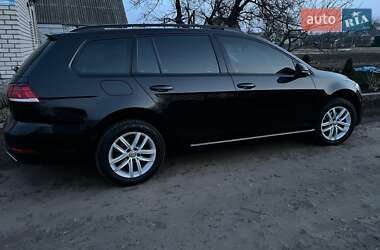 Универсал Volkswagen Golf 2017 в 