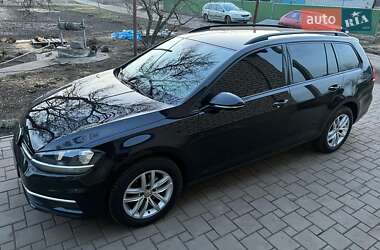 Универсал Volkswagen Golf 2017 в 
