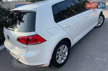 Хэтчбек Volkswagen Golf 2015 в Киеве