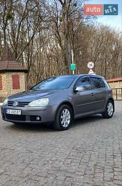 Хетчбек Volkswagen Golf 2005 в Чернівцях