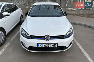 Хэтчбек Volkswagen Golf 2015 в 