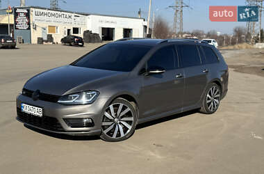 Універсал Volkswagen Golf 2015 в Харкові