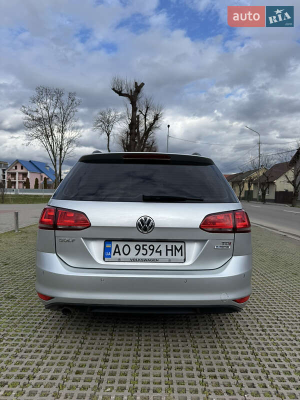 Универсал Volkswagen Golf 2015 в Мукачево