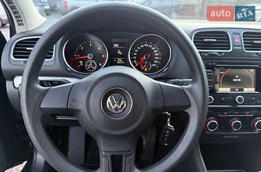 Хэтчбек Volkswagen Golf 2010 в Виннице