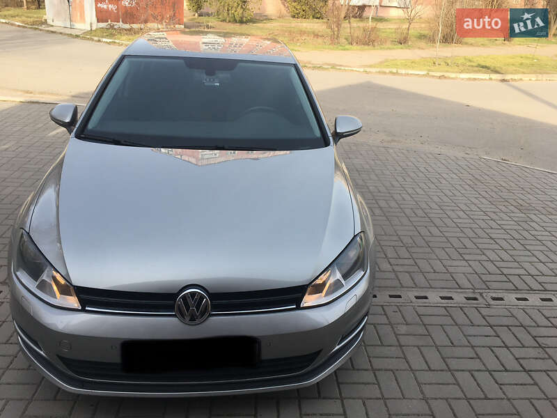 Хэтчбек Volkswagen Golf 2014 в Запорожье