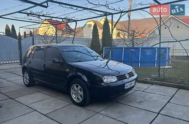 Хэтчбек Volkswagen Golf 2002 в Виноградове