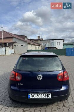 Хэтчбек Volkswagen Golf 2004 в Червонограде