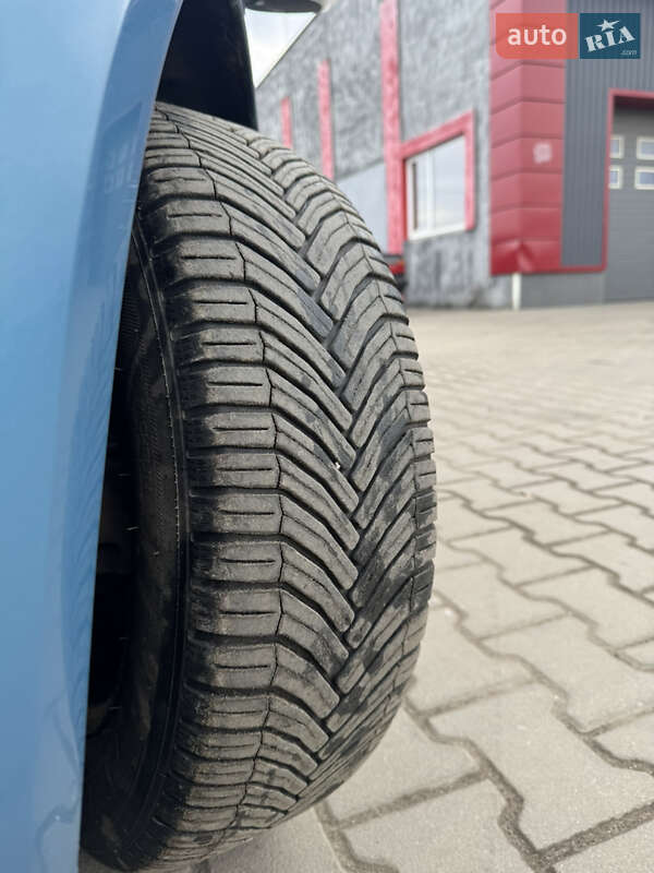 Хэтчбек Volkswagen Golf 2006 в Лубнах