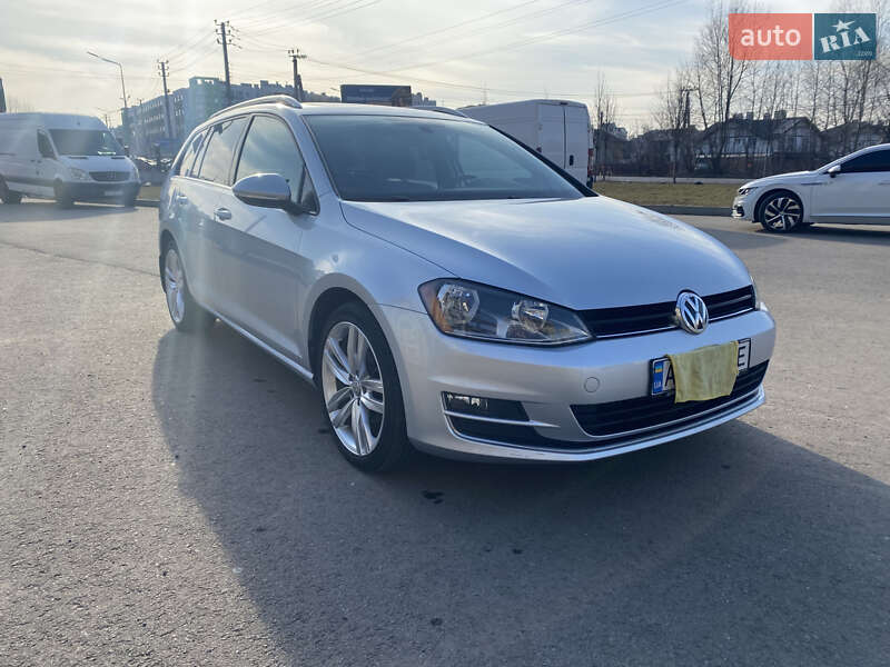 Универсал Volkswagen Golf 2015 в Киеве