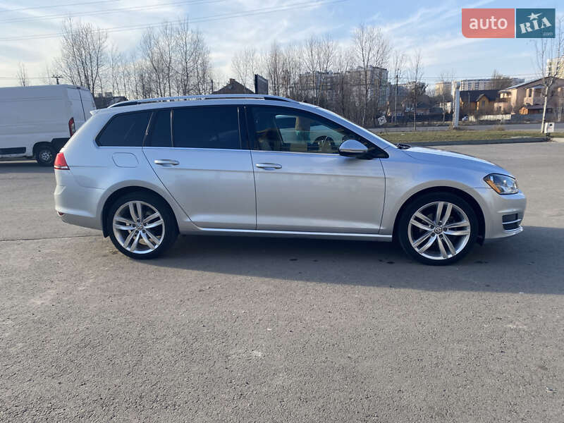 Универсал Volkswagen Golf 2015 в Киеве