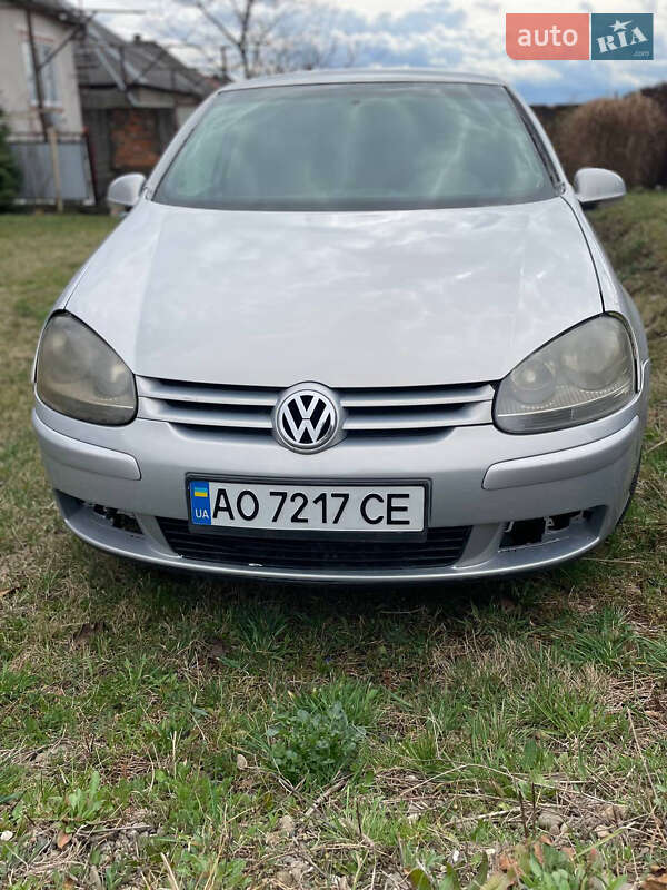 Хэтчбек Volkswagen Golf 2007 в 