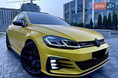 Хетчбек Volkswagen Golf 2018 в Дніпрі