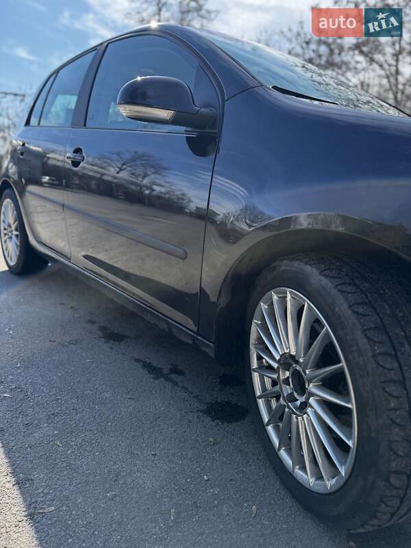 Хэтчбек Volkswagen Golf 2005 в Бердичеве