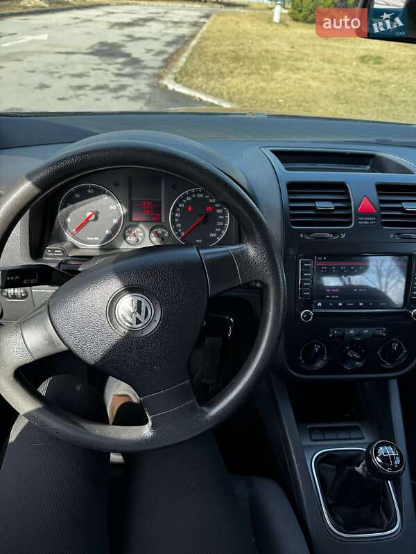 Хэтчбек Volkswagen Golf 2005 в Бердичеве