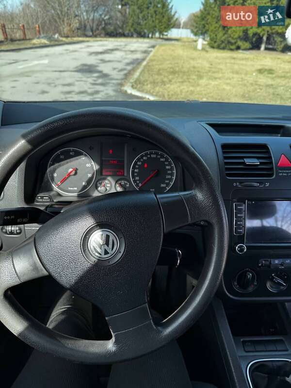 Хэтчбек Volkswagen Golf 2005 в Бердичеве