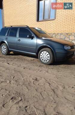 Універсал Volkswagen Golf 2000 в 