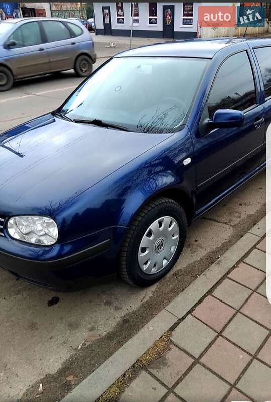 Хэтчбек Volkswagen Golf 2000 в Новомосковске