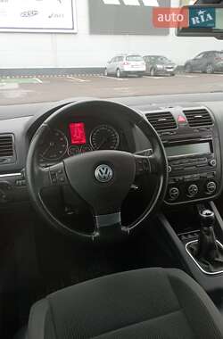 Універсал Volkswagen Golf 2009 в Рівному