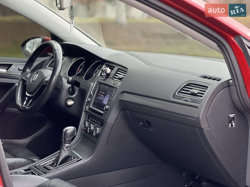 Хетчбек Volkswagen Golf 2013 в Кременці