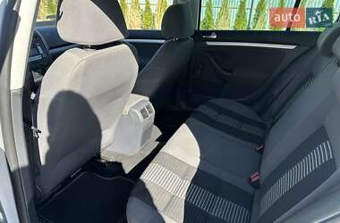 Хэтчбек Volkswagen Golf 2008 в 