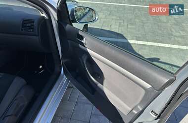 Хэтчбек Volkswagen Golf 2008 в 