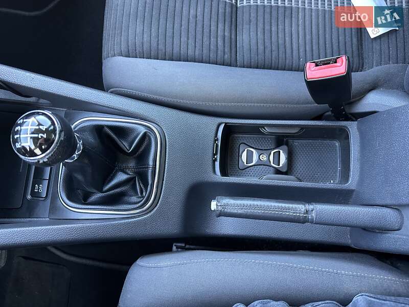 Хэтчбек Volkswagen Golf 2008 в Луцке