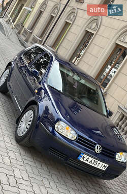 Хетчбек Volkswagen Golf 2003 в Запоріжжі