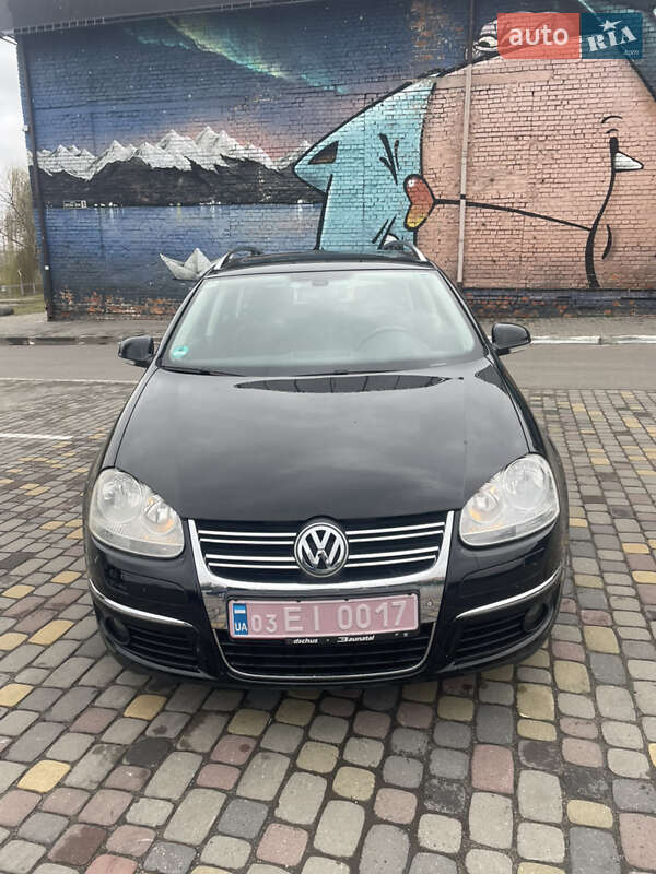 Універсал Volkswagen Golf 2009 в Луцьку