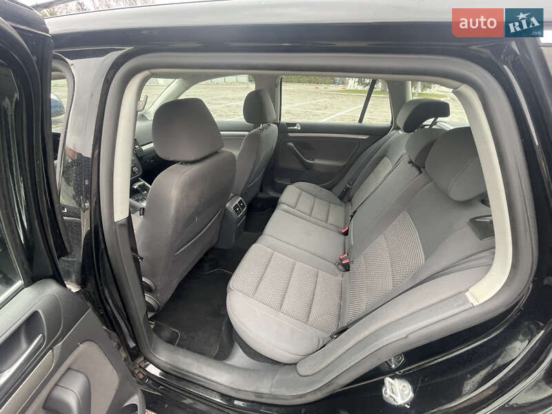 Універсал Volkswagen Golf 2009 в Луцьку