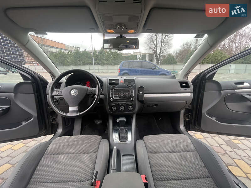 Універсал Volkswagen Golf 2009 в Луцьку