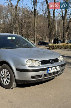 Хетчбек Volkswagen Golf 2002 в Вінниці