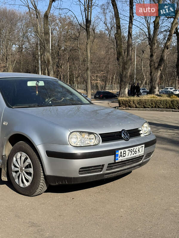 Volkswagen Golf 2002