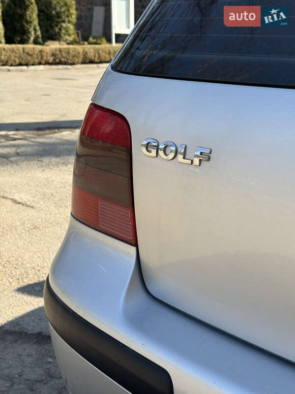 Хетчбек Volkswagen Golf 2002 в Вінниці