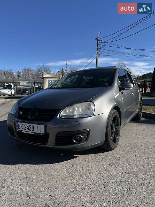 Хэтчбек Volkswagen Golf 2006 в Ровно