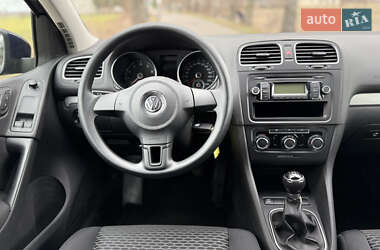 Хетчбек Volkswagen Golf 2010 в Львові