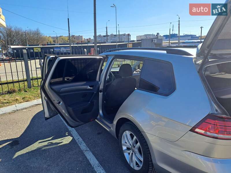 Універсал Volkswagen Golf 2018 в Луцьку