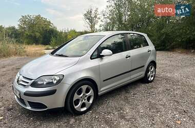 Хетчбек Volkswagen Golf 2005 в Запоріжжі