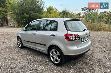 Хетчбек Volkswagen Golf 2005 в Запоріжжі